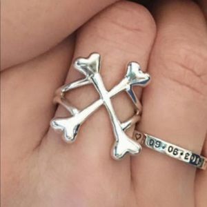 Bloody Mary Metals Crossbone ring